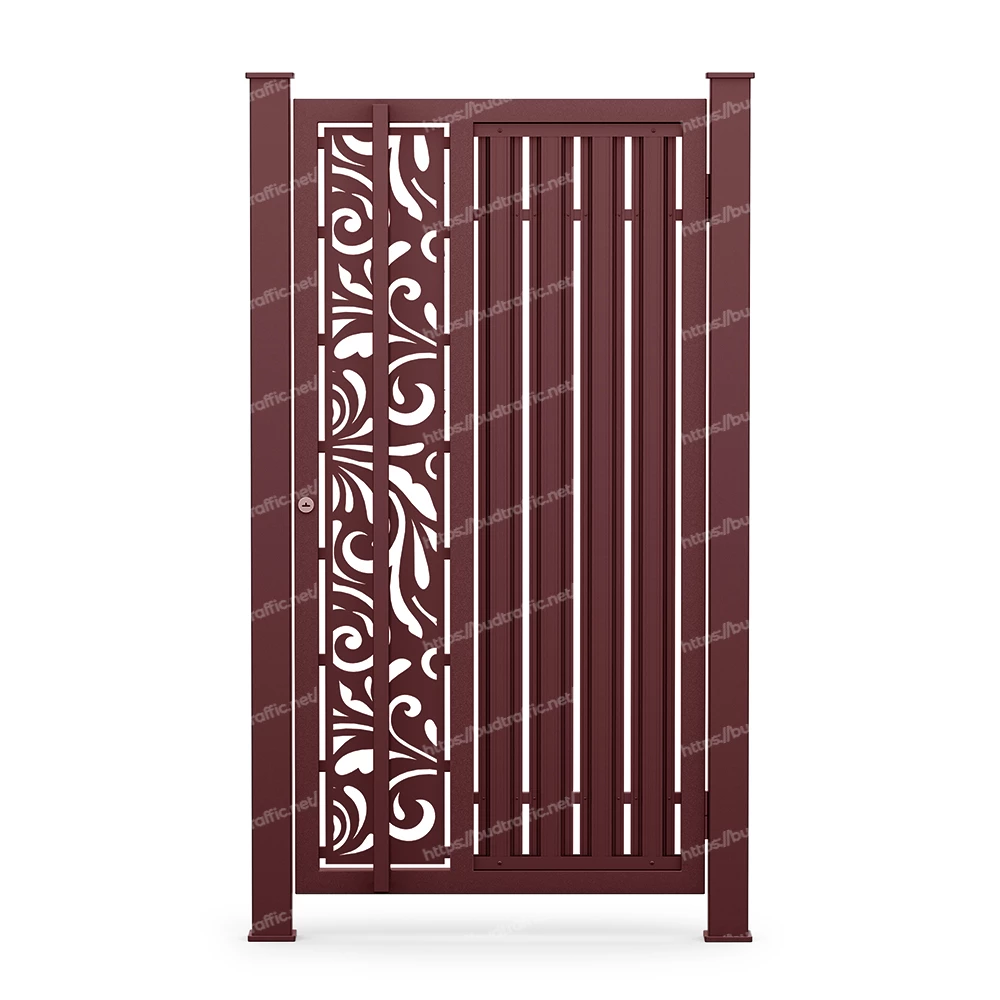 Хвіртка з металевих штахет з декоративною вставкою