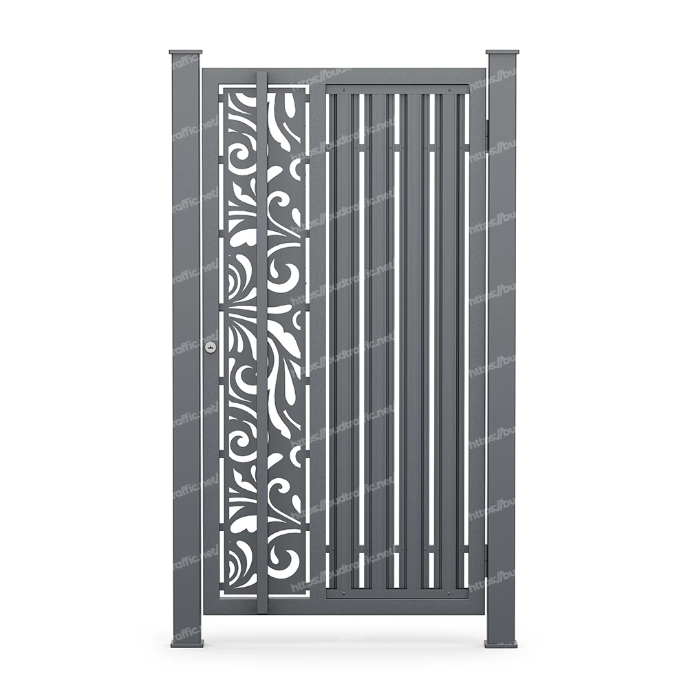 Хвіртка з металевих штахет з декоративною вставкою