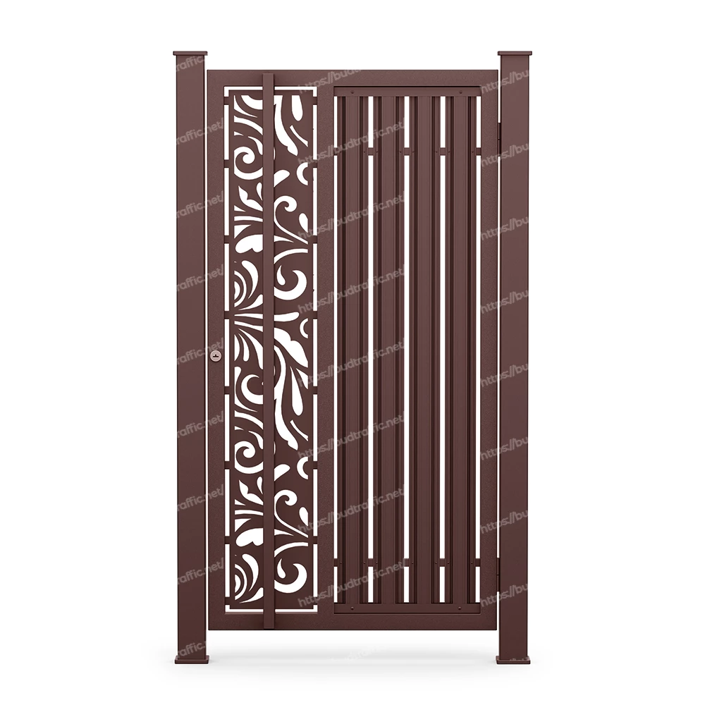 Хвіртка з металевих штахет з декоративною вставкою