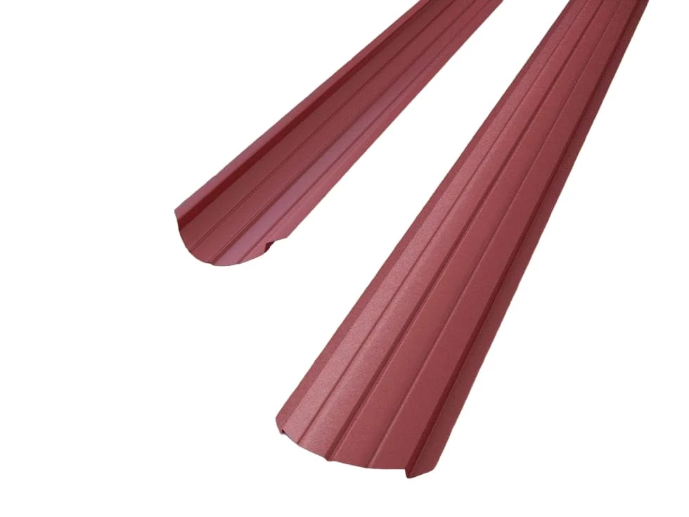 Євроштахетник RAL 3011 вишневий мат зблизька: преміальна завальцьована штахета від виробника з доставкою по Україні