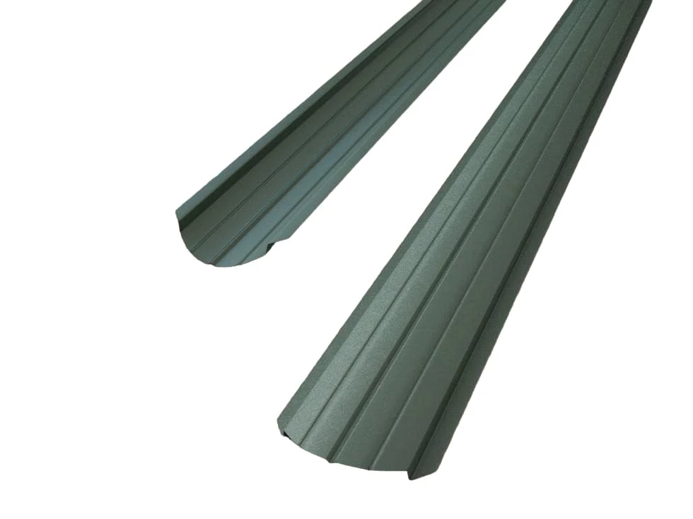 Металеві штахети RAL 6020 оливковий мат зблизька: євроштахетник із завальцьованими краями