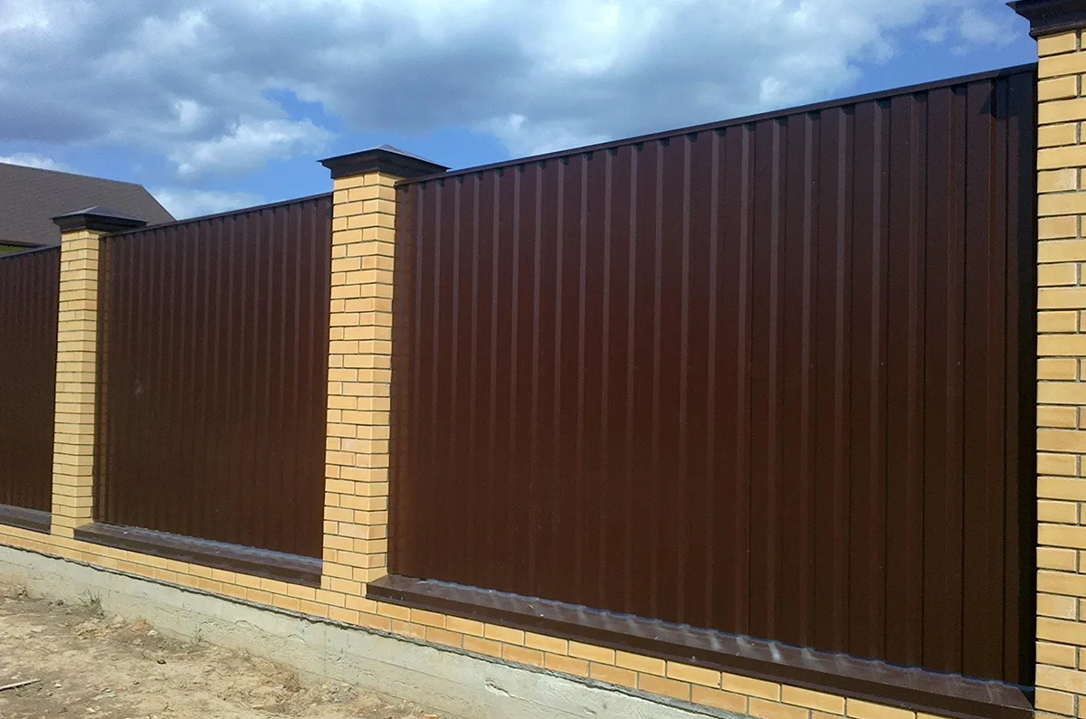 паркан з профнастилу