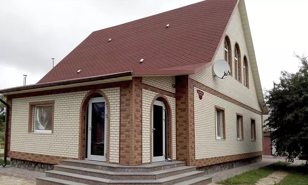 фасад будинку під цеглу