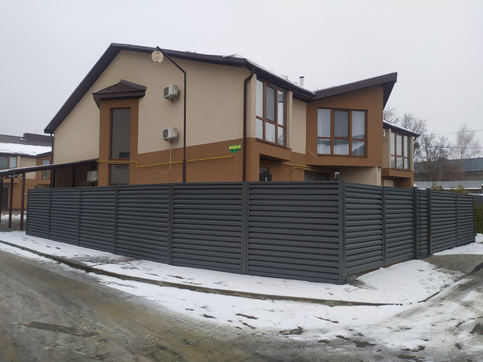 огорожа жалюзі